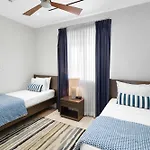 Stunning Oceanview 2 Bed Condo At One Cable Beach