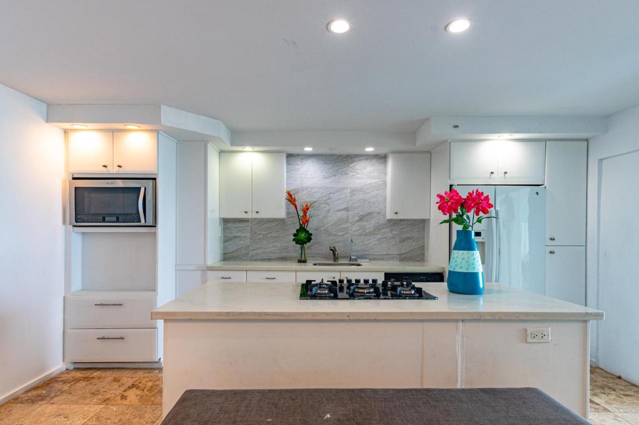 Caprice 14 - Oceanfront - Gated Community With Pool Casa de férias *