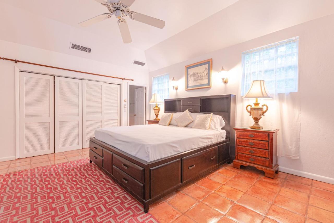 Lyford Cay Garden House - With Private Pool Pousada Nassau