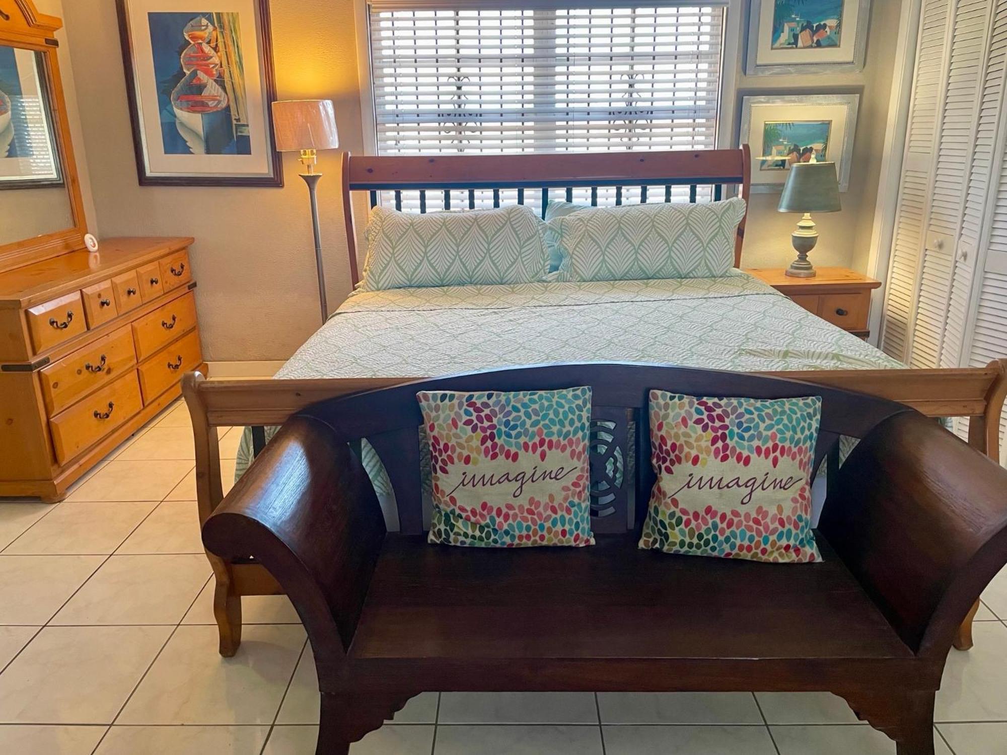 Albury's Haven Homestay Nassau