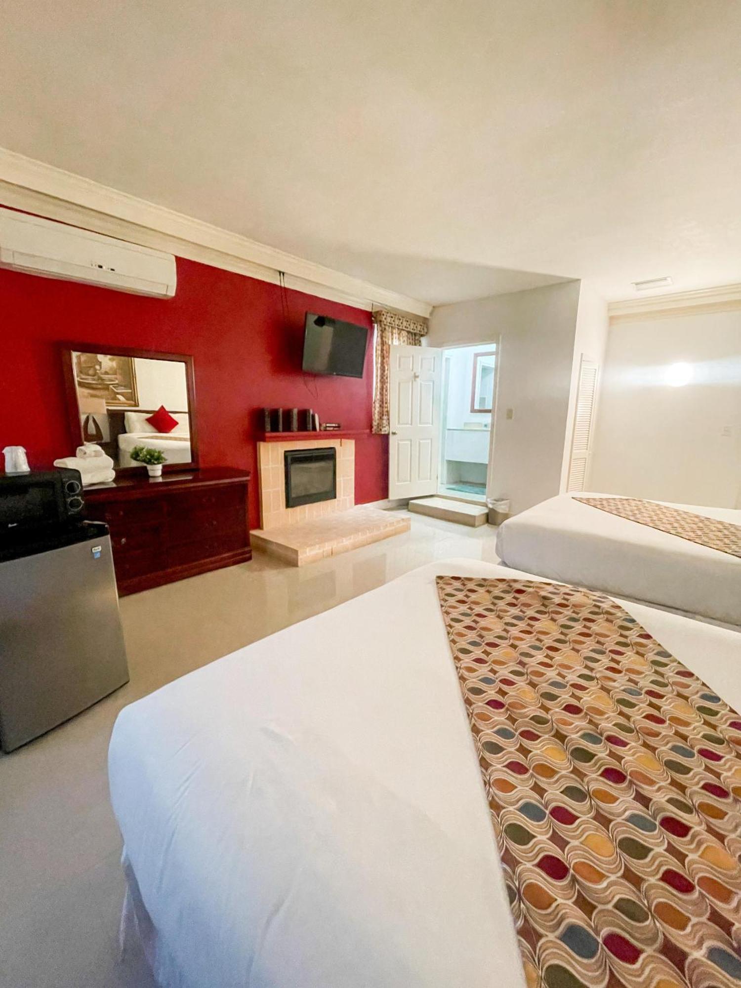 Acomodação com café da manhã  Golden Palms House Nassau