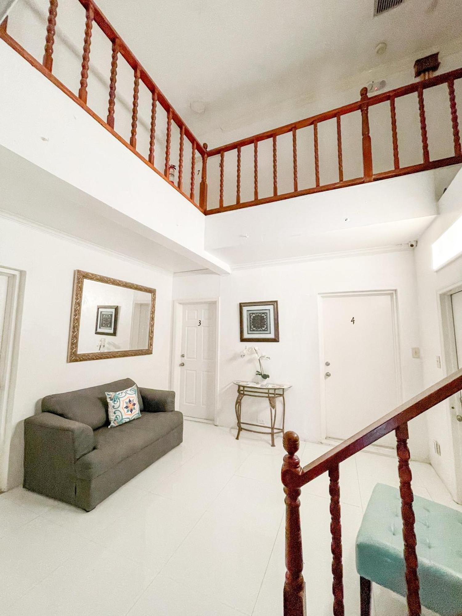 Golden Palms House Acomodação com café da manhã  3*