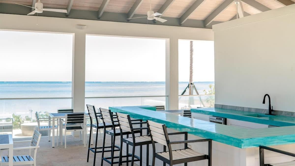 Stunning Oceanview 2 Bed At One Cable * Nassau