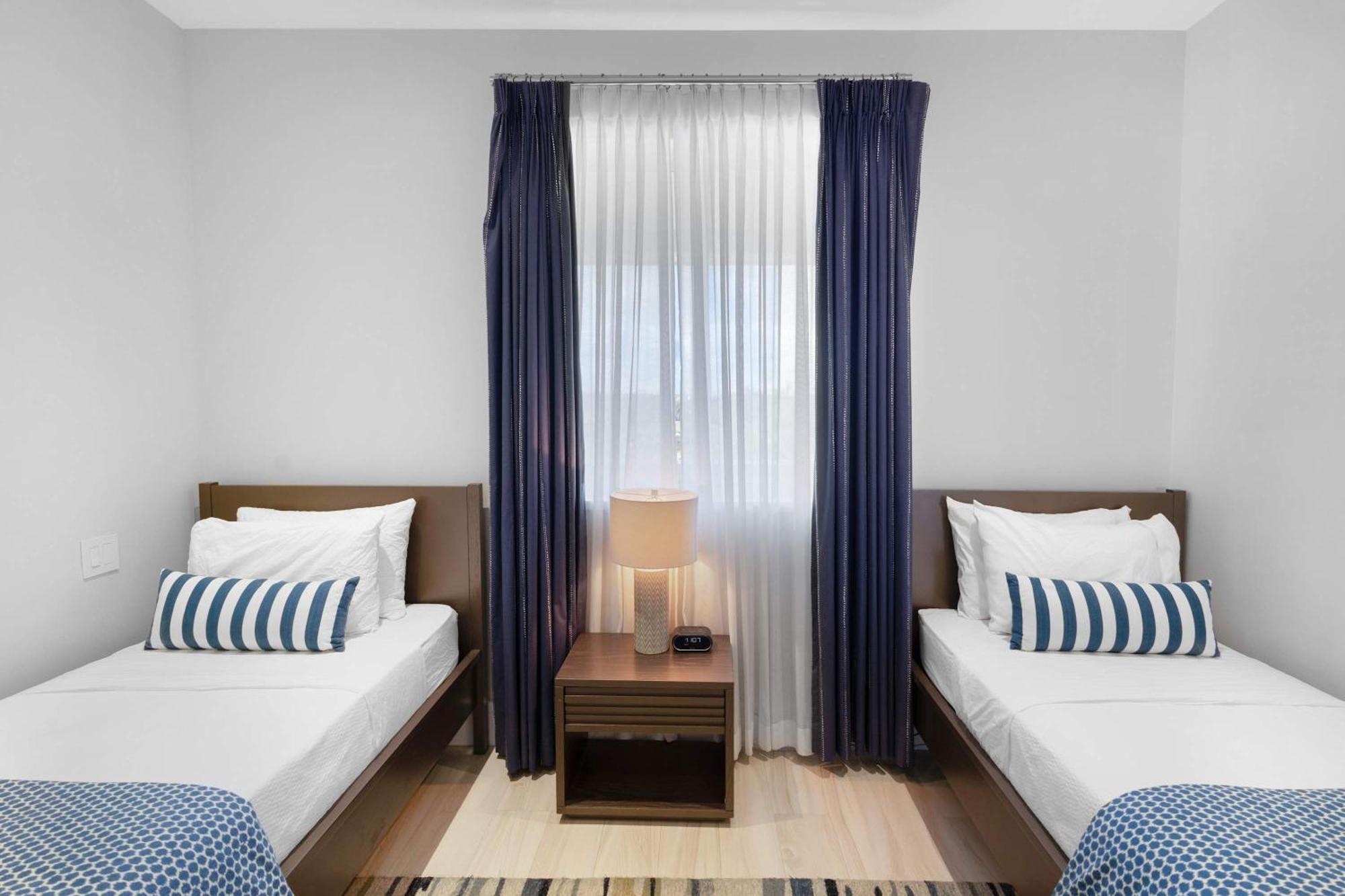 Stunning Oceanview 2 Bed At One Cable *