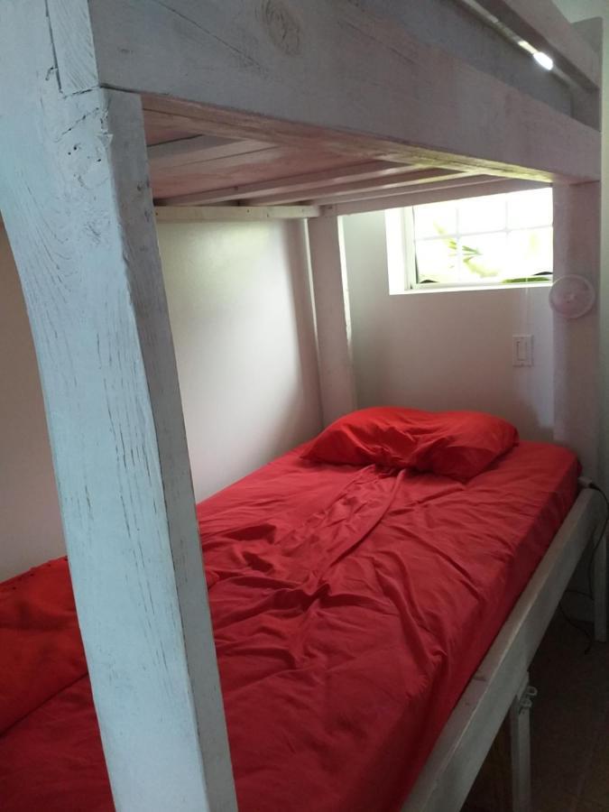 Hostel Beach House Nassau