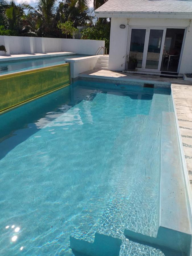 Hostel Beach House Nassau