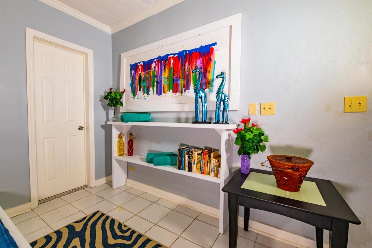 Blue Ocean Village - Gated Oceanfront Community Holiday home Nassau