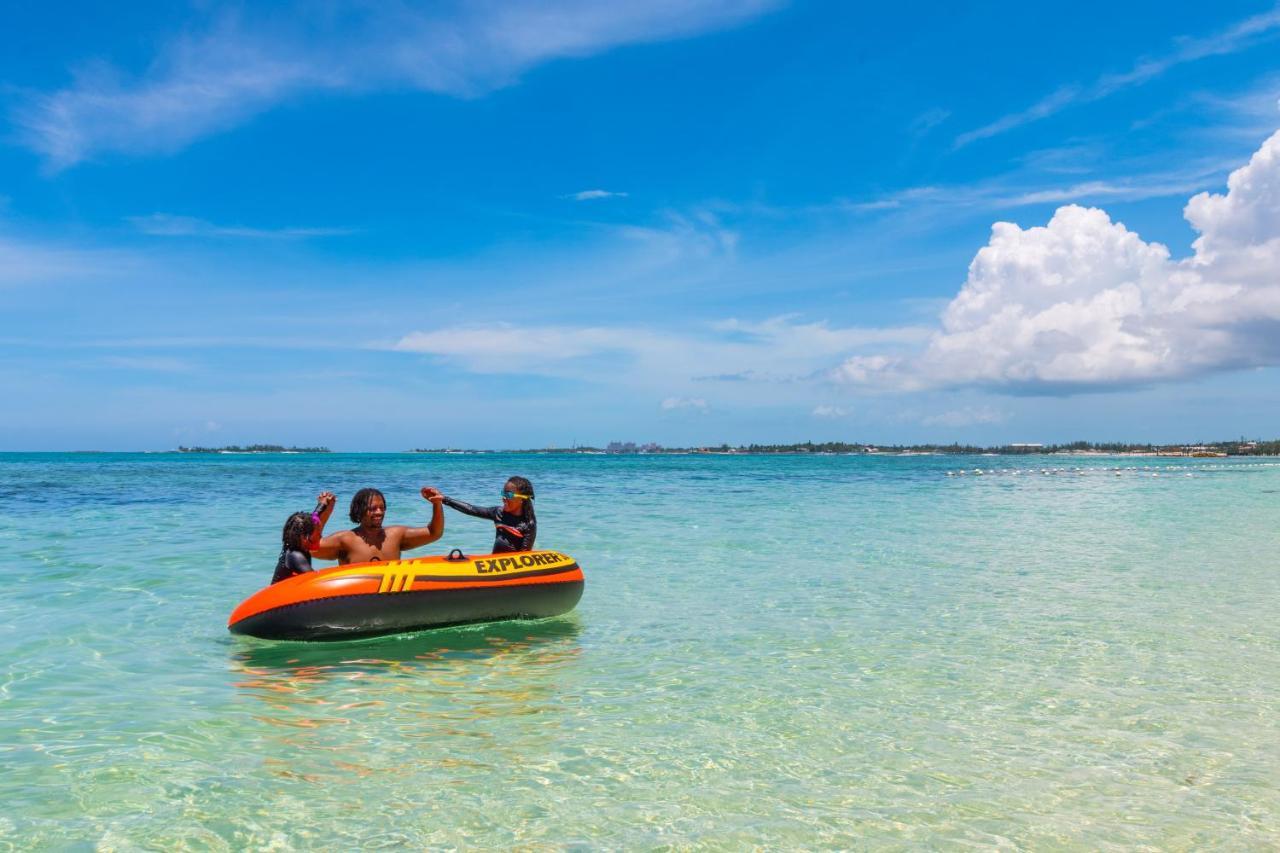 Blue Ocean Village - Gated Oceanfront Community Holiday home Nassau