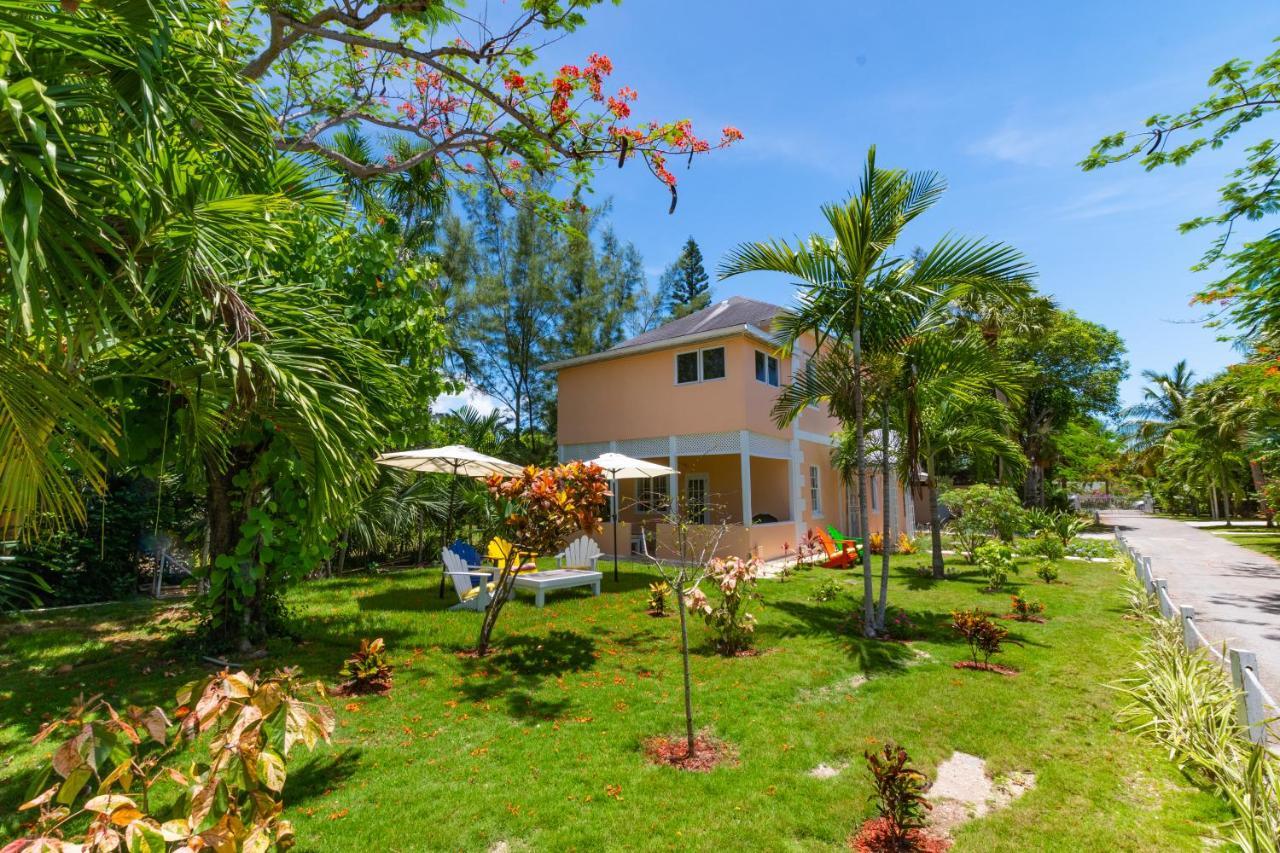 Blue Ocean Village - Gated Oceanfront Community Holiday home Nassau