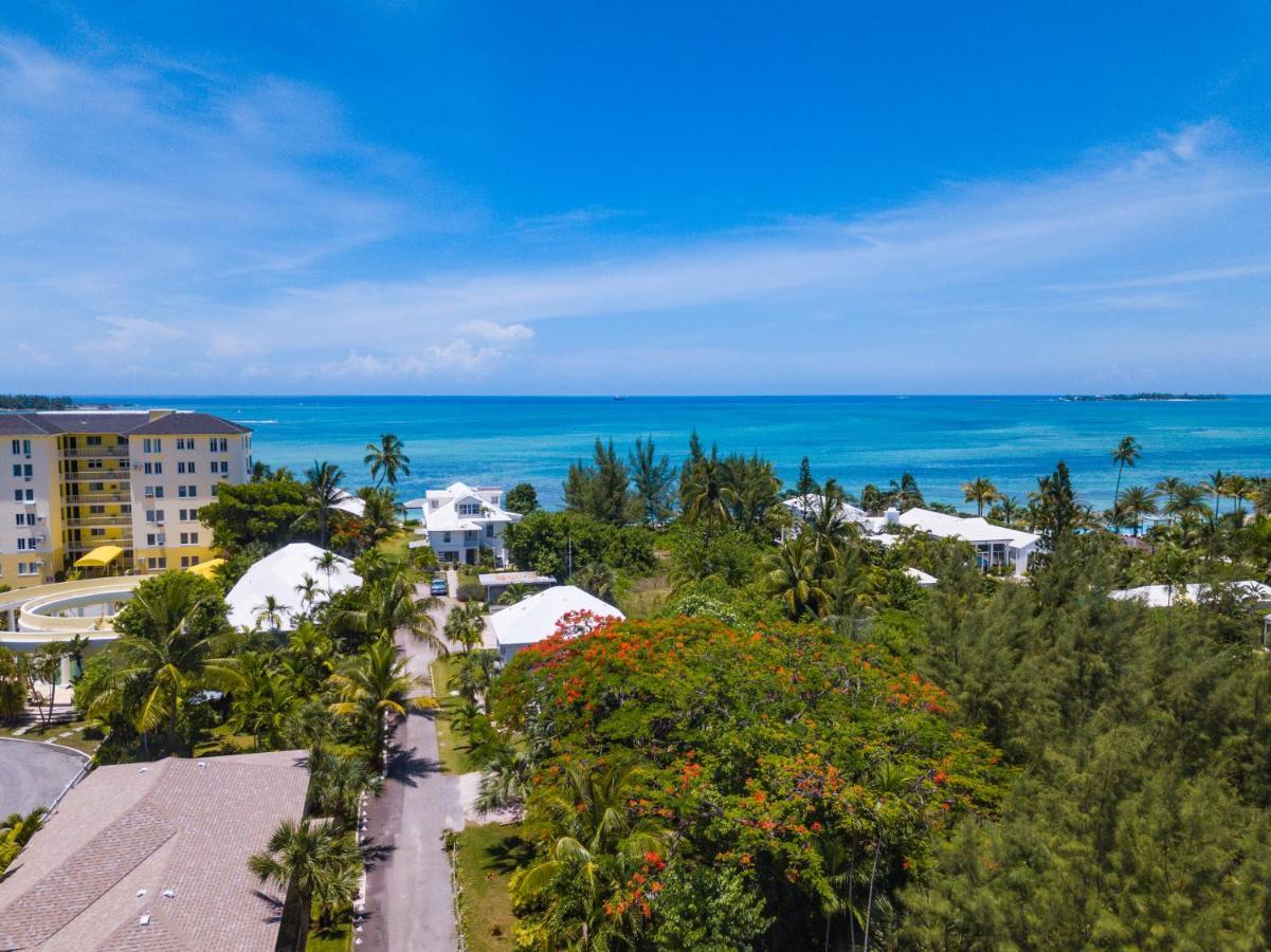 Blue Ocean Village - Gated Oceanfront Community Holiday home Nassau