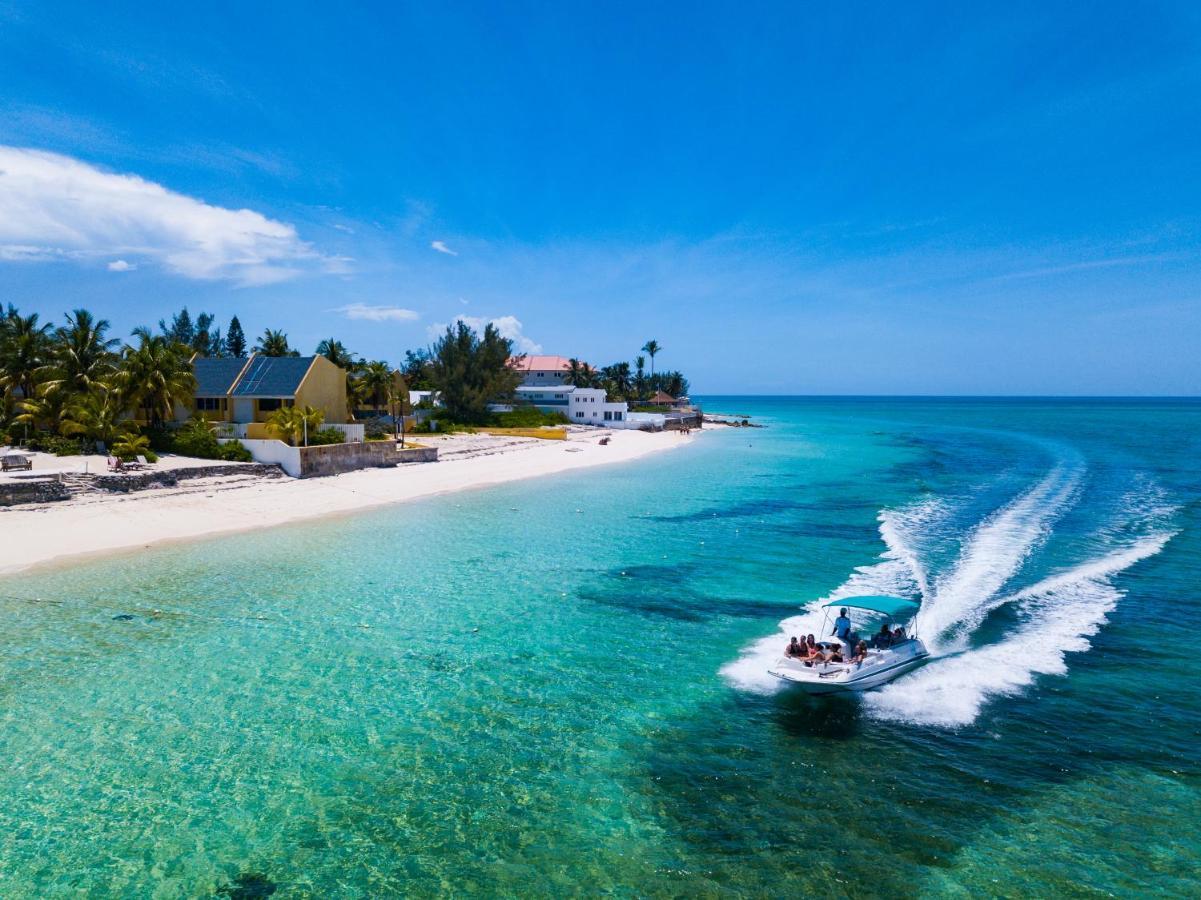Blue Ocean Village - Gated Oceanfront Community Holiday home Nassau