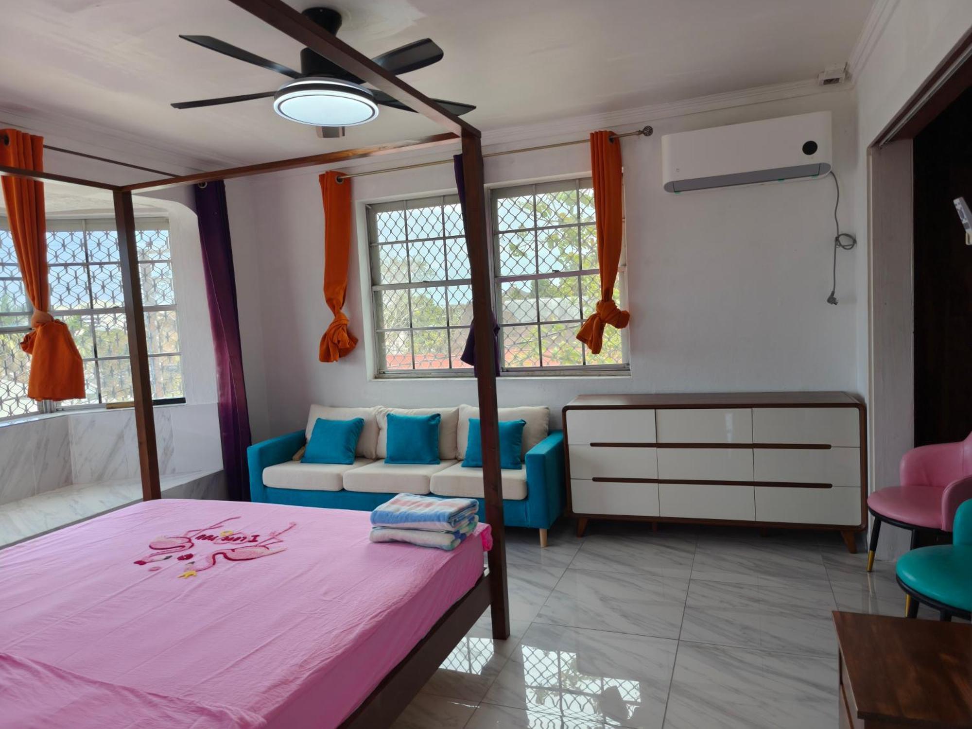 Albergue Da Pink And White Palace