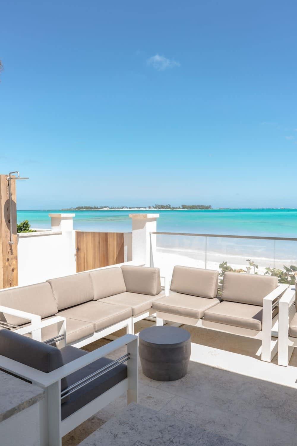 Modern At One Cable With Balcony Nassau