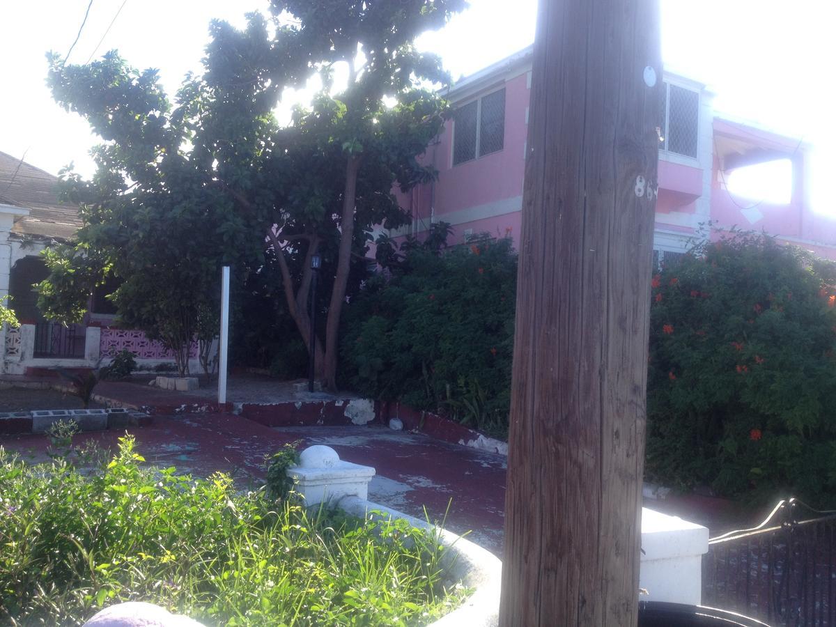 Bed & Breakfast Da Pink And White Castle *