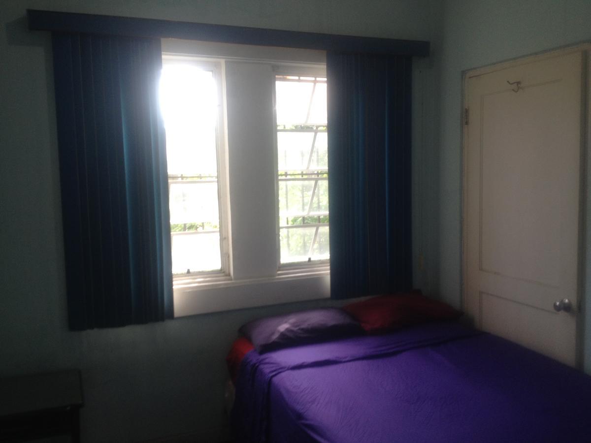 Da Pink And White Castle Bed & Breakfast *