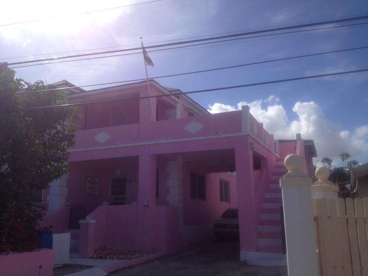 Da Pink And White Castle