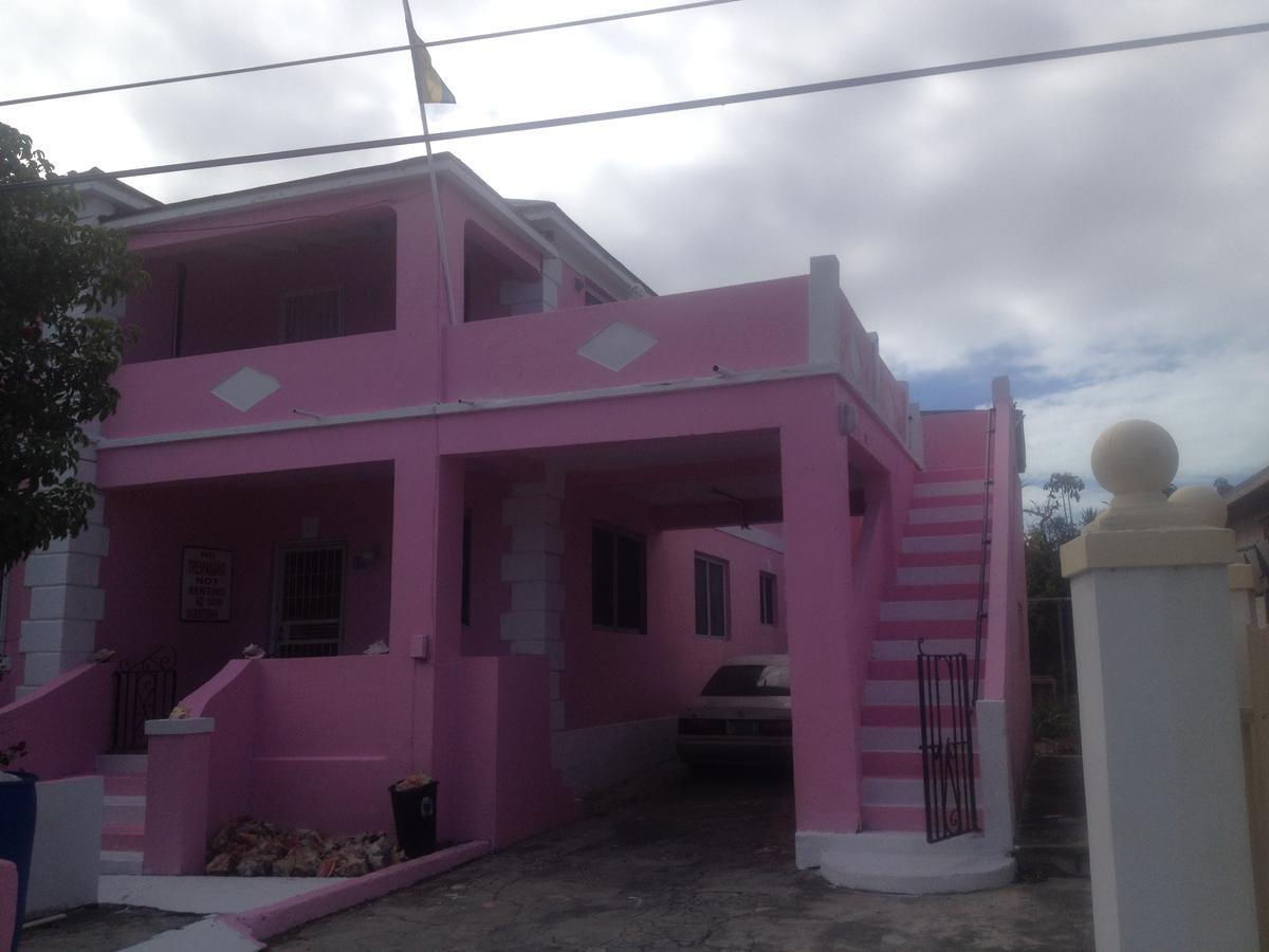 Da Pink And White Castle *