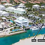 Luxury Townhouse In Palm Cay, Nassau Bahamas