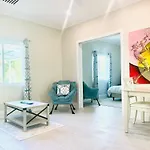 Delightful Cottage - 30 Secs Walk To The Beach
