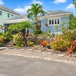 5Min Walk From Love Beach A Spacious Home In Nassau