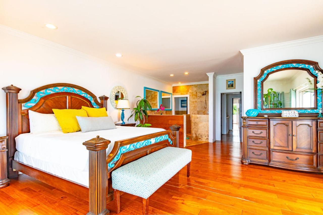 Caprice 7 -oceanfront - Gated Community With Pool Casa de férias Nassau