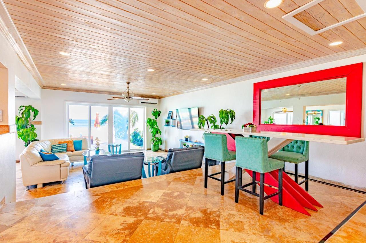 Caprice 7 -oceanfront - Gated Community With Pool Casa de férias Nassau