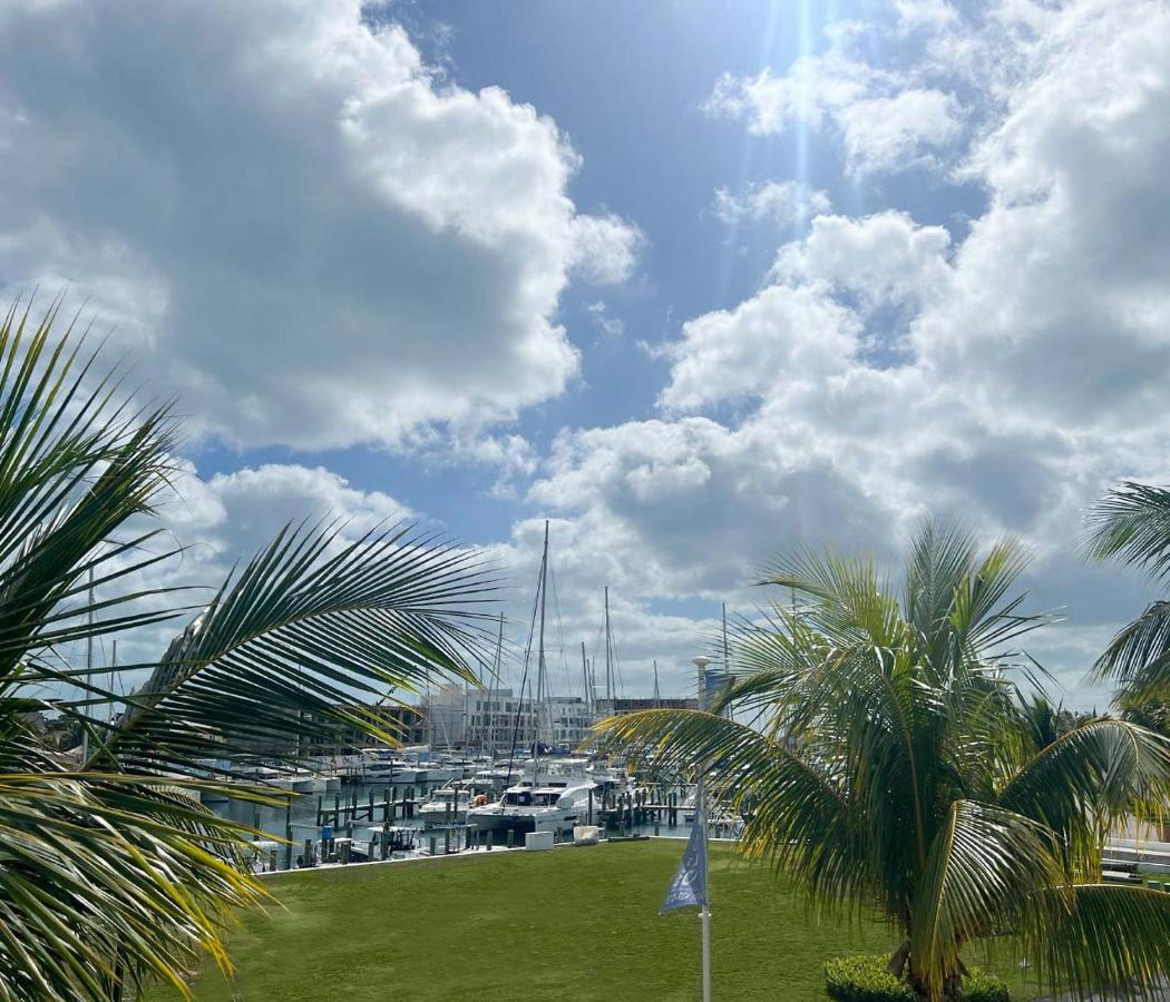 Palm Cay Marina And Nassau