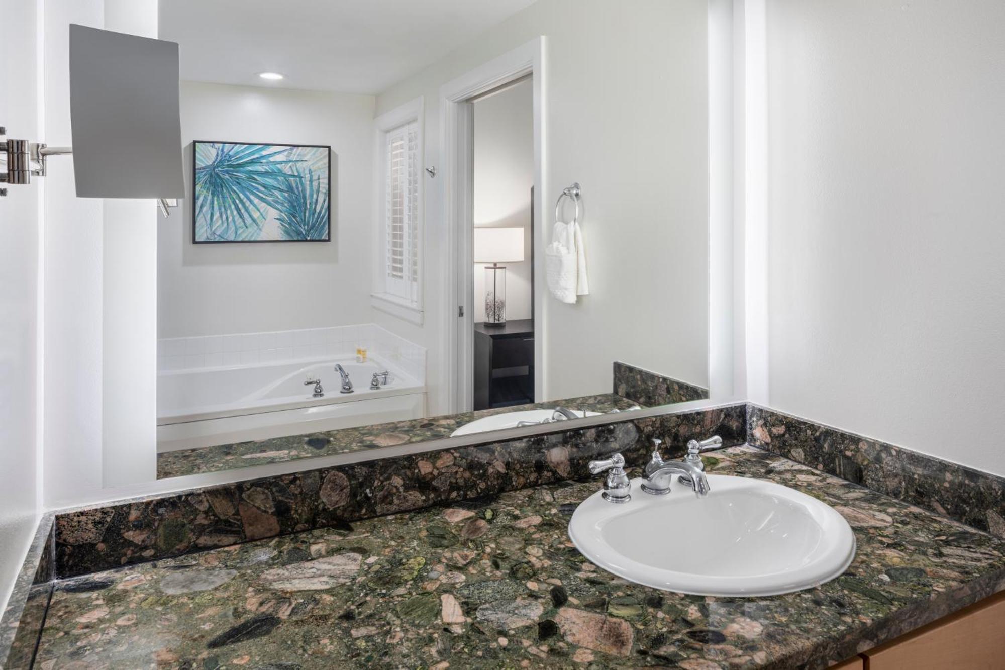 Harborside & Vacation At Atlantis 4*