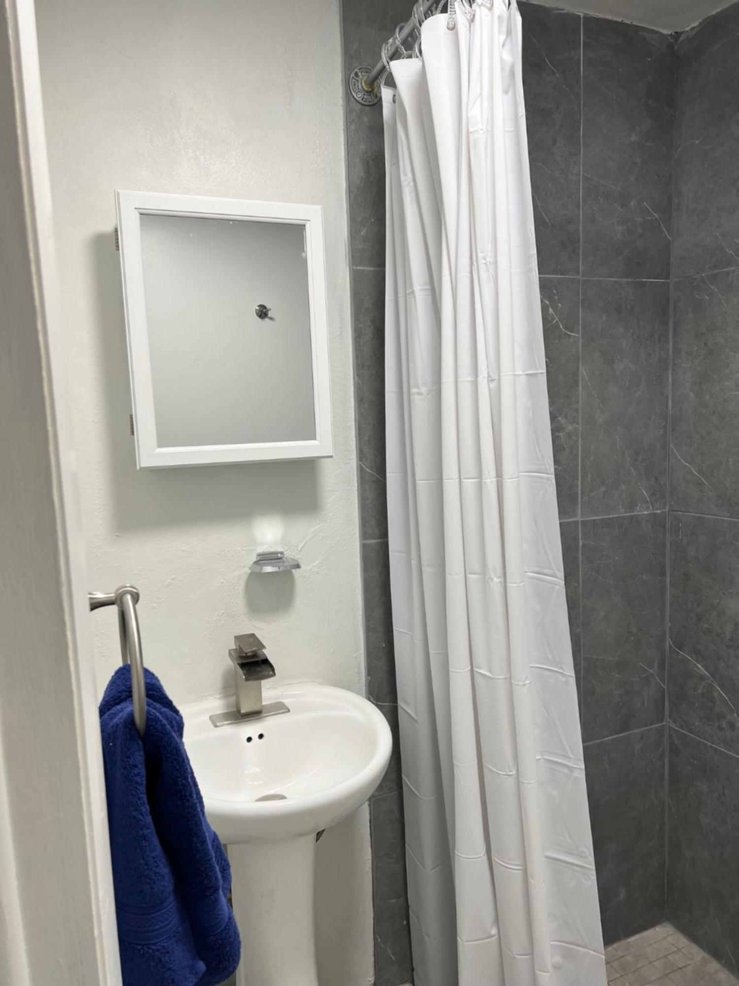 Guesthouse, Beautiful Quiet Location In Nassau, Bahamas Guest house Nassau