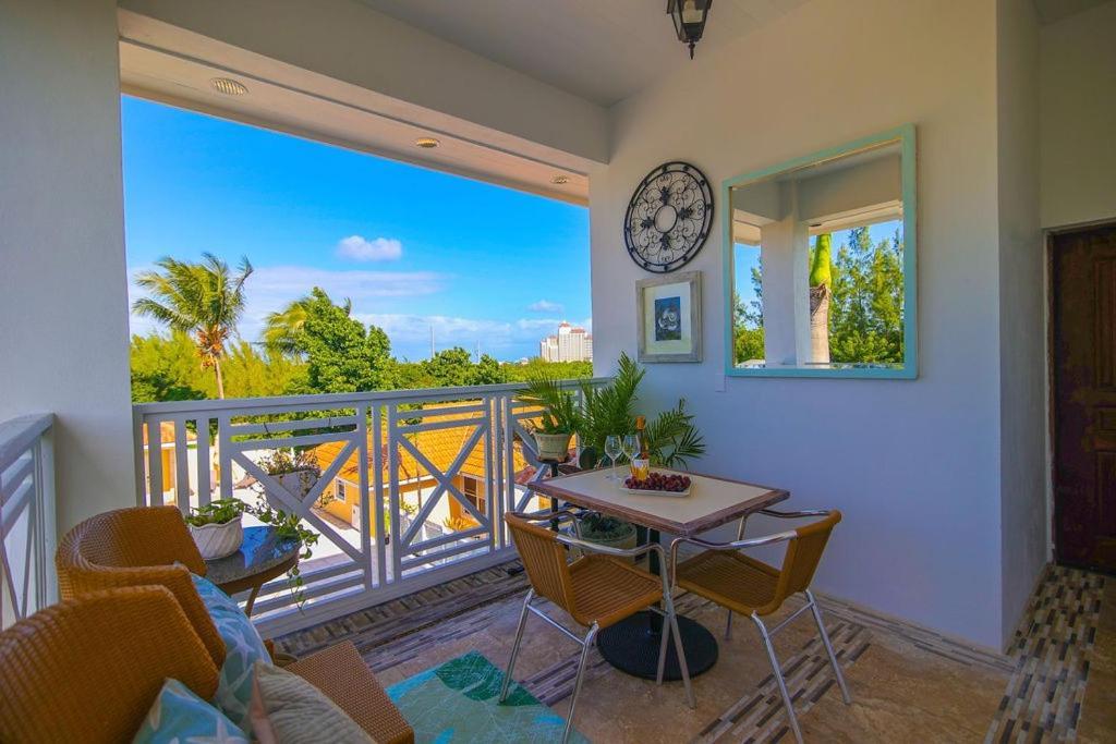 Tangerine Sunsets Tuscany Skyloft * Nassau