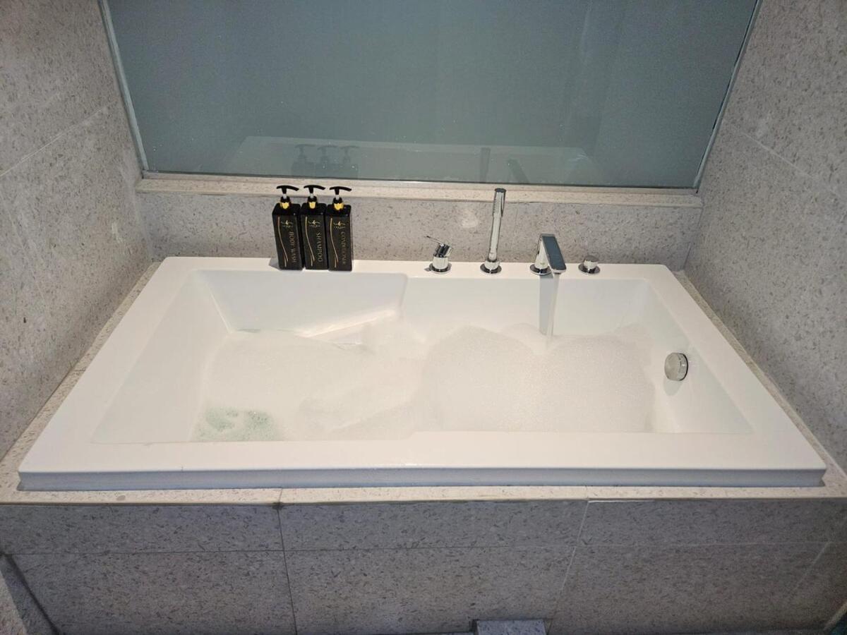 Zen Den At Beach, Westend Gated Community Apartment *