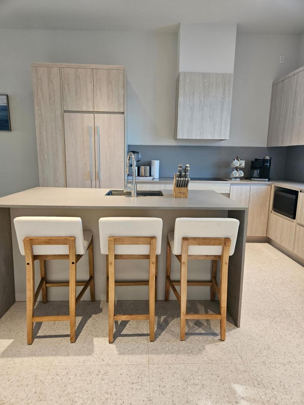 Apartment Zen Den At Beach, Westend Gated Community Nassau