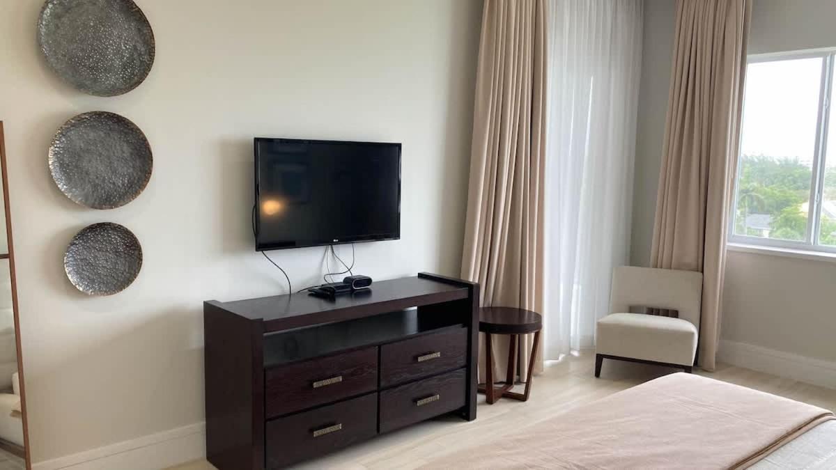 Apartment 5th Floor At One Cable *