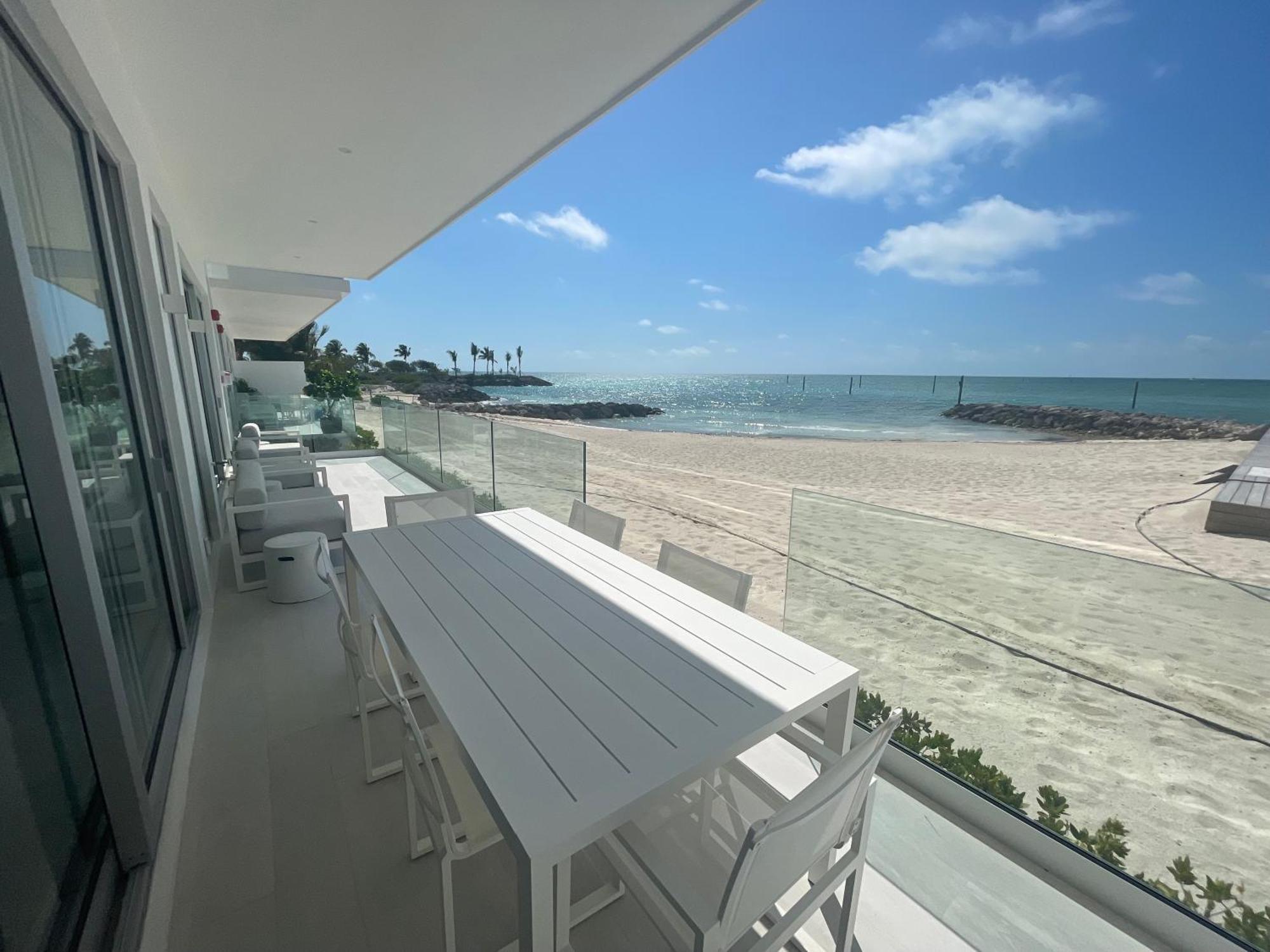 Resort Palm Cay Marina And