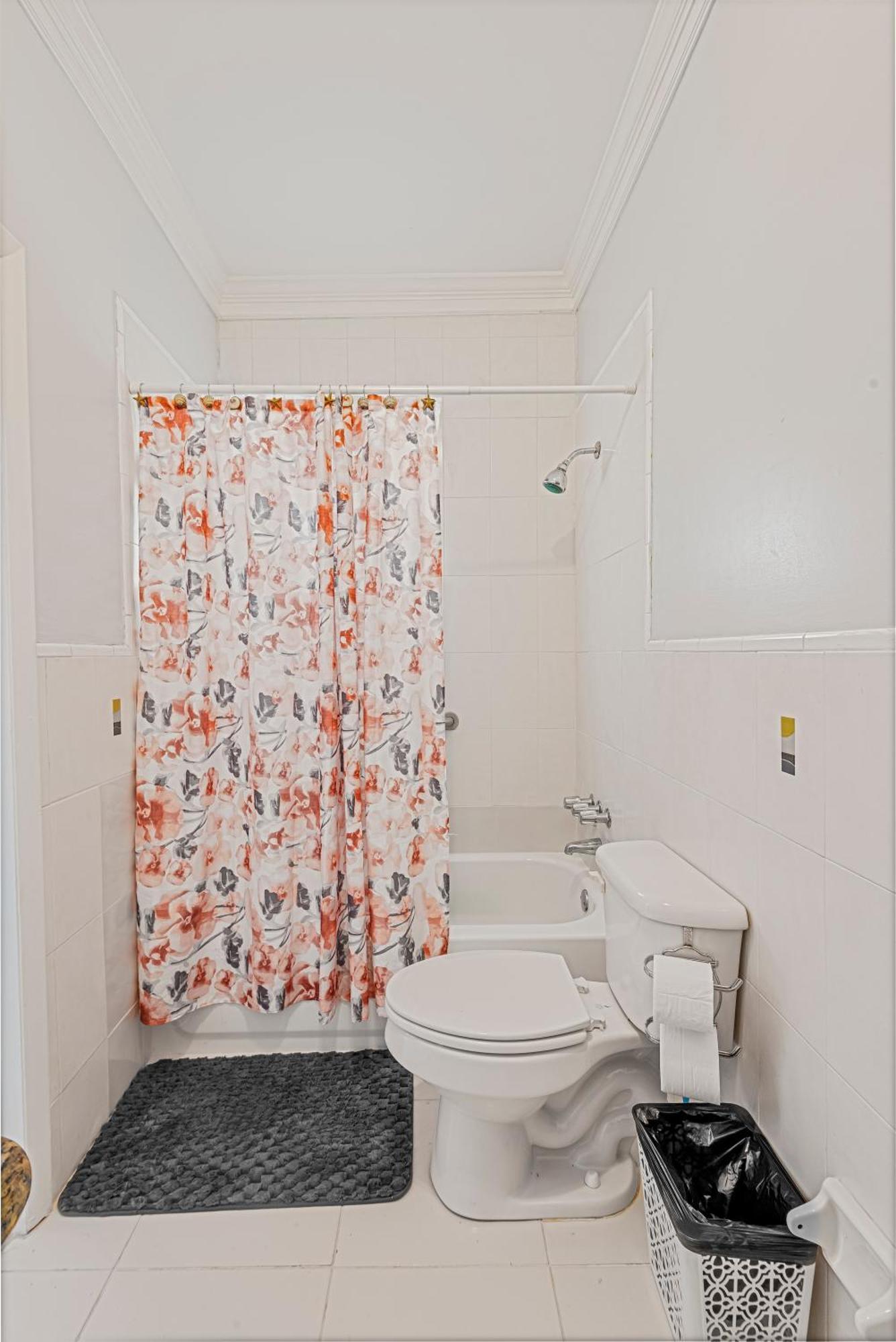 5min Walk From A Spacious In Holiday home