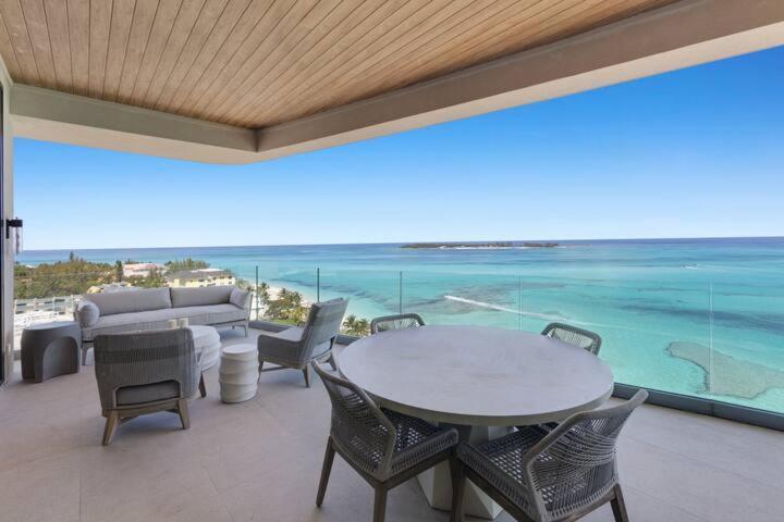 Apartment Beachfront 3 Bedroom Luxury