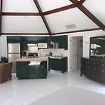 Private And Peaceful Cottage At The Beach
