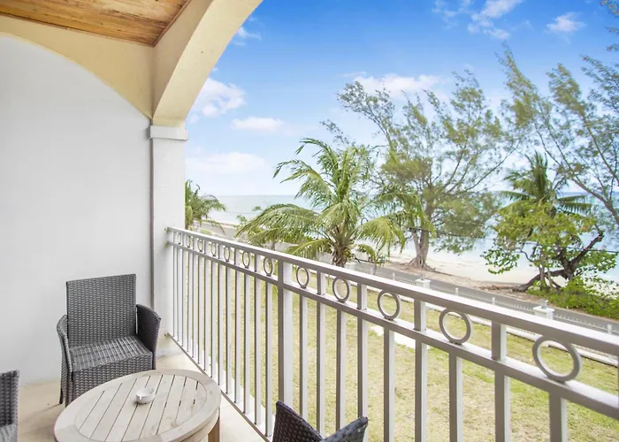 Homestay With Beach Access Near Airport