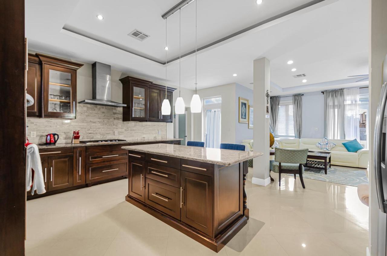Blu Diamond Luxury Estate Villa