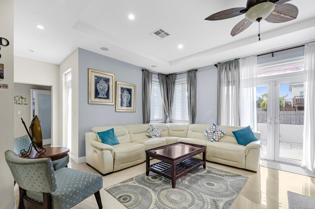 Blu Diamond Luxury Estate Villa