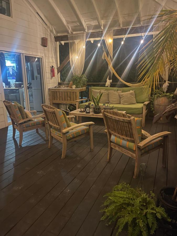 Hidden Paradise - * Nassau