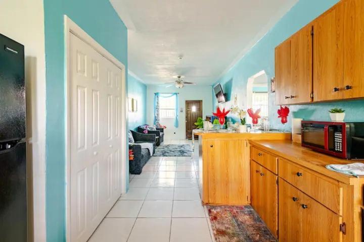Tropicabana Apartment *
