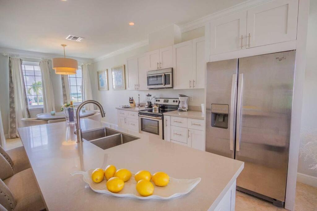 Luxury Townhouse In Palm Cay, Bahamas Holiday home *