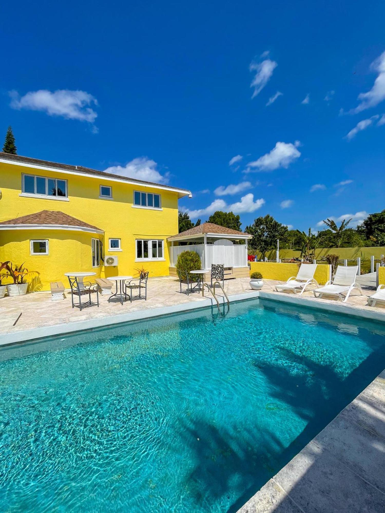Golden Palms House Bed & Breakfast 3*