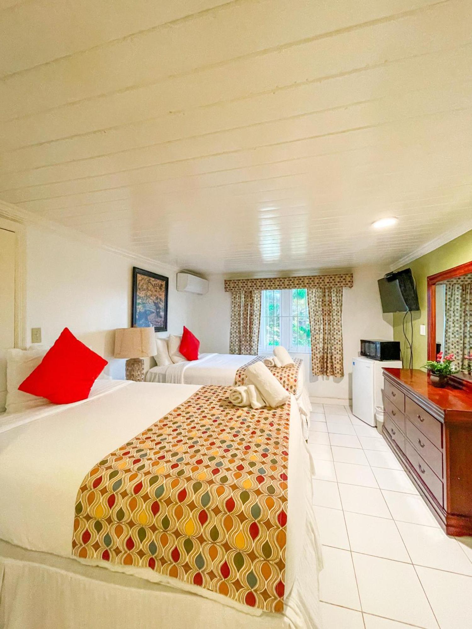 Golden Palms House Nassau