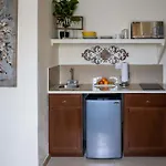 A Taste Of Paradise - Vacation Rentals Close To Us Embassy & Restaurants