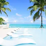 Oceanfront Penthouse And Patio At One Cable Beach
