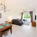 Cable Beach Condo Large Private Patio With Bbq