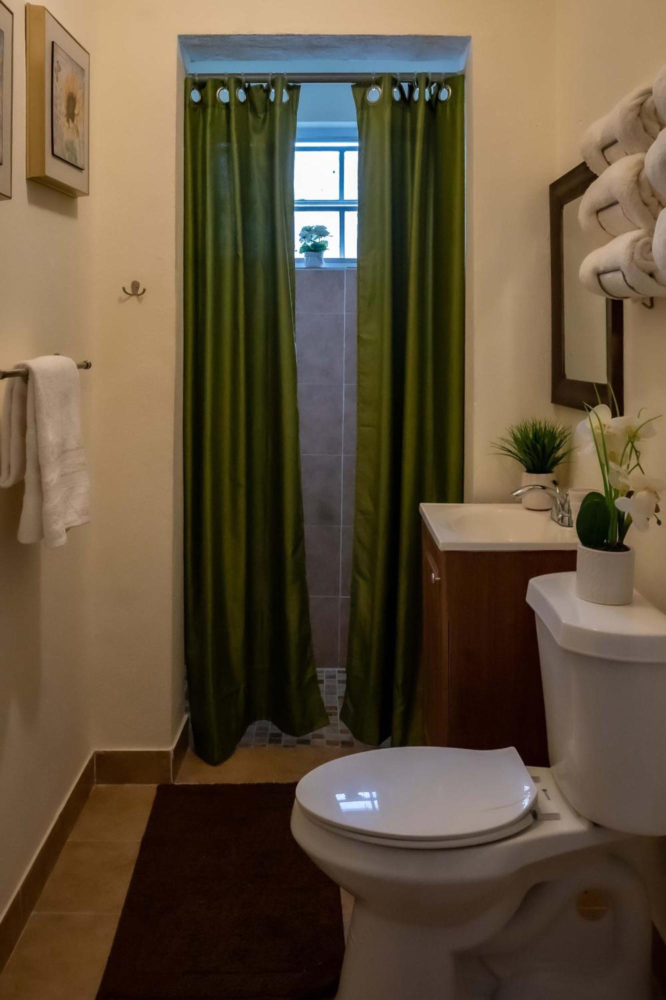Apartment A Taste Of Paradise - Vacation Close To Us Embassy & Restaurants