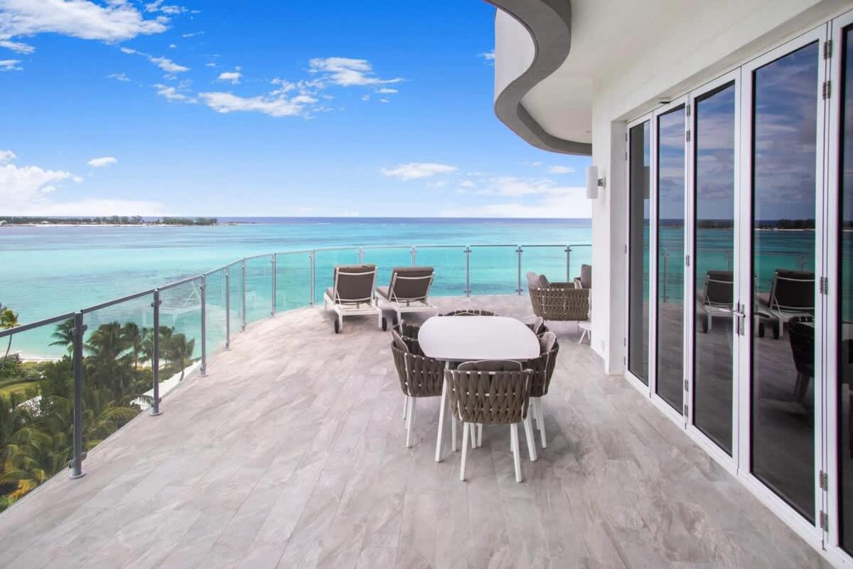 Oceanfront Penthouse And Patio At One Cable Apartment Nassau